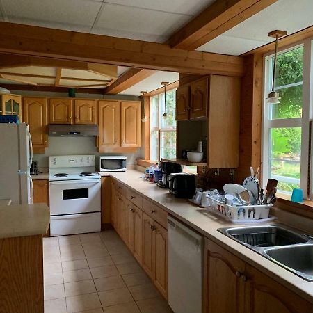 Cozy Beach Garden Home Суррей Экстерьер фото
